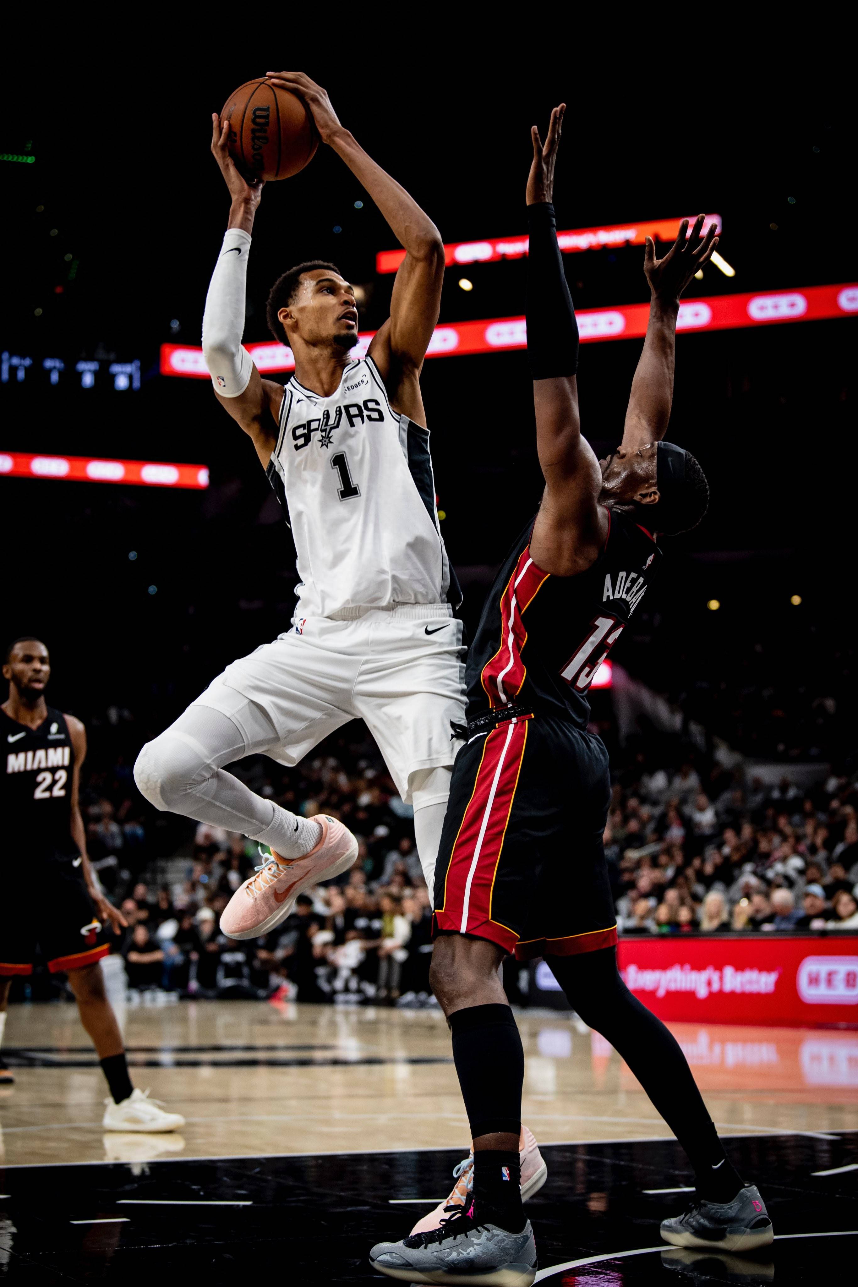 关于加时末段突围战来临,亚特兰大围绕NBA常规赛单刀错失,悬念犹存,临场指挥获称赞的信息-lol官网首页