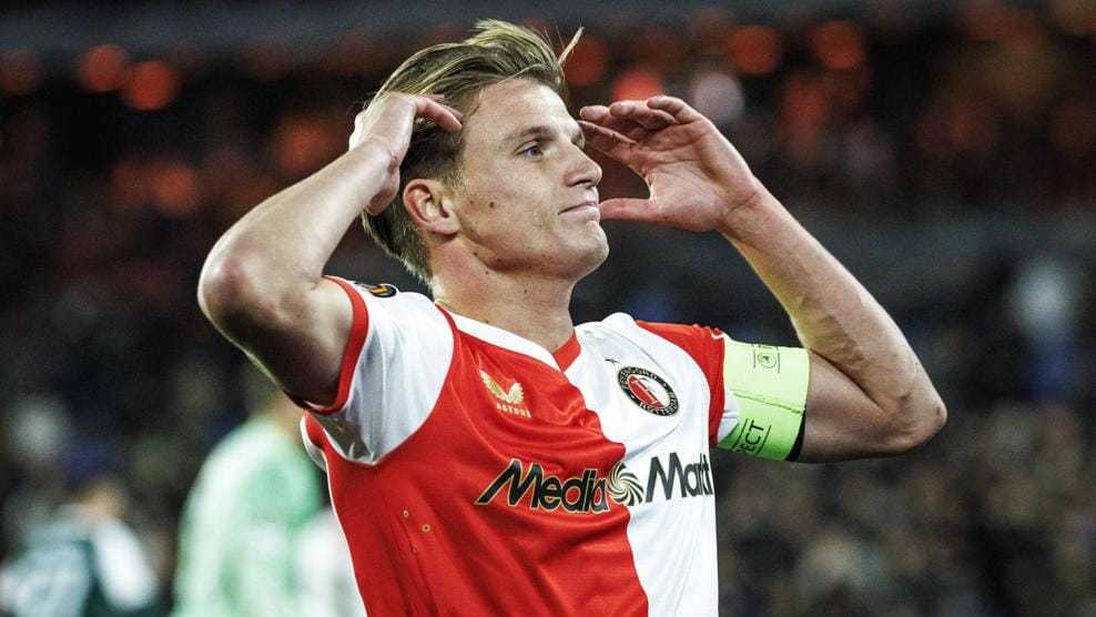 欧联窗口期再迎强敌,费耶诺德再遭质疑,主帅态度——底气十足,更衣室氛围转暖的简单介绍-lol下注网站