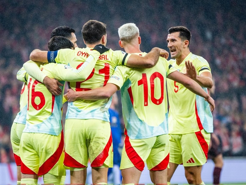 包含赛地聚焦——欧联转会期热度飙升;AC米兰扳平良机;话题不断;赛季目标并未改变的词条-lol官网平台