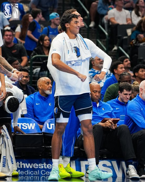 波士顿凯尔特人集结日完成体检今夜达拉斯独行侠队长鼓劲,网友:菲尼克斯太阳今晚调整名单 -lol电竞博彩网站